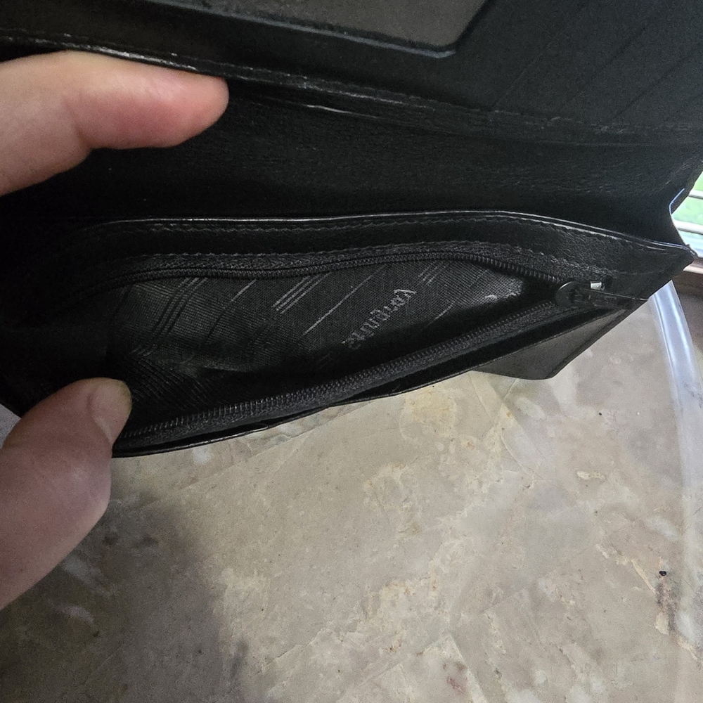 Stingray Leather Black and Cream Tri-Panel Long Wallet - Picture 10 of 14